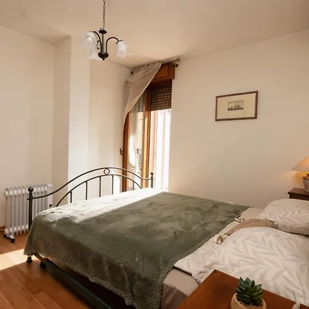 By Gardadoma Apartment *